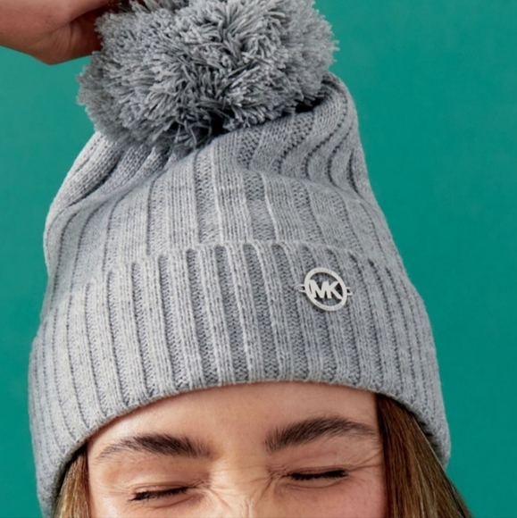NWT Gray Michael Kors Beanie Hat - Picture 1 of 3